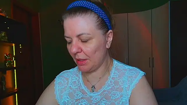 VeronikawGold live cam on StripChat