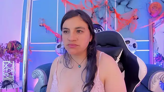 TaraTaylorr live cam on StripChat