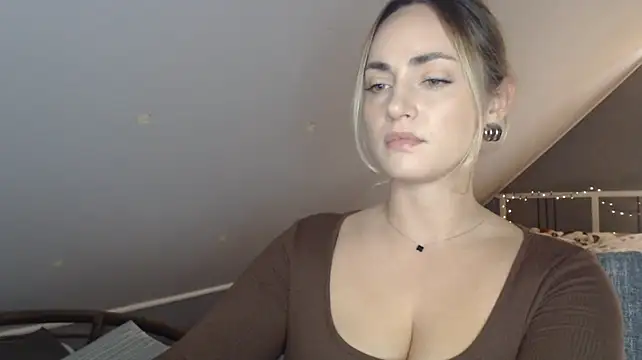 ScarlettSensitive live cam on StripChat