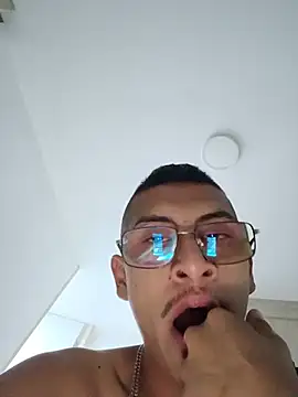 Hard_brown03 live cam on StripChat