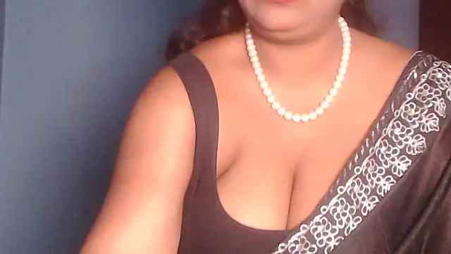 Naughtyboobs38D live cam on StripChat