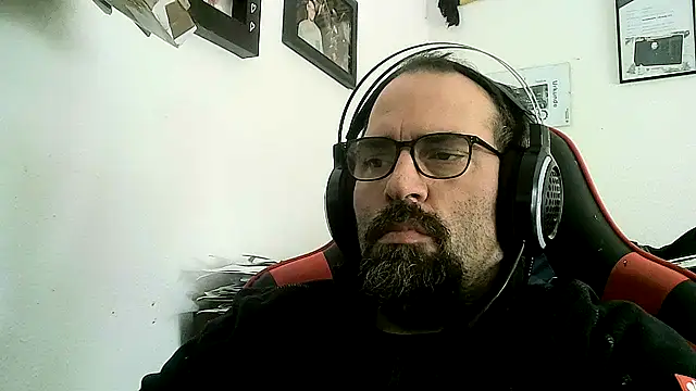 Big-Man-Thomas live cam on StripChat