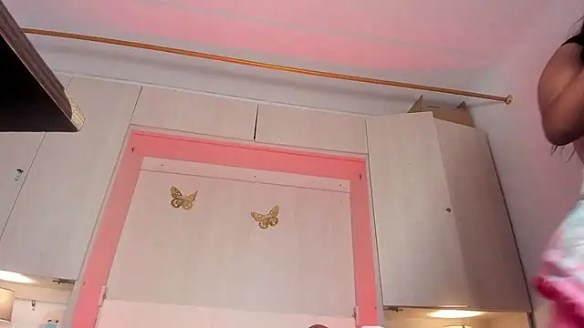 LilyWhitney live cam on StripChat