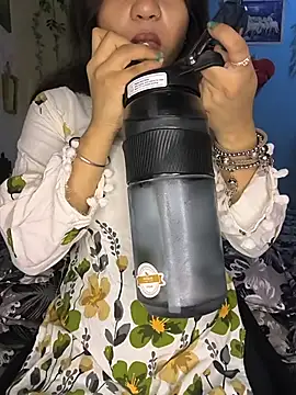 hoty_sitra live cam on StripChat