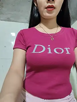 Vyvvyy96 live cam on StripChat