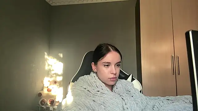 Hisaky live cam on StripChat