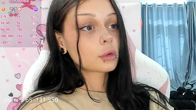 MelonyEmo live cam on StripChat
