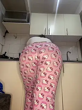 Chloee_Peach live cam on StripChat