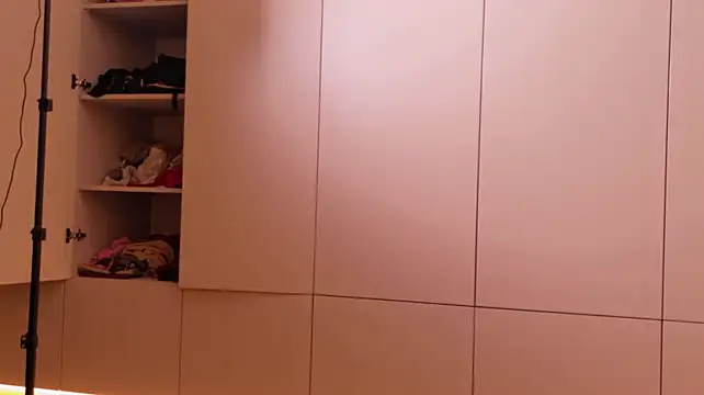 ChloeFrost live cam on StripChat