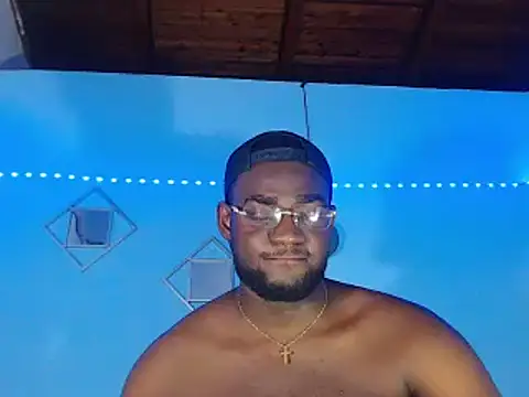 eebony_stallion live cam on StripChat