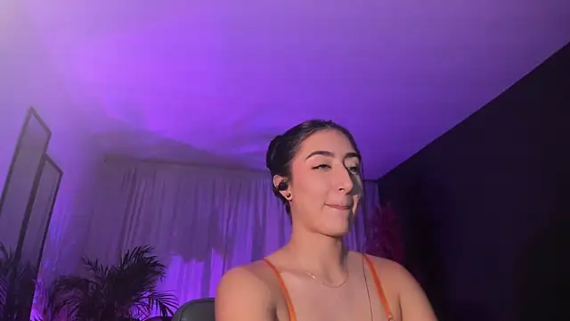 -Kennya live cam on StripChat