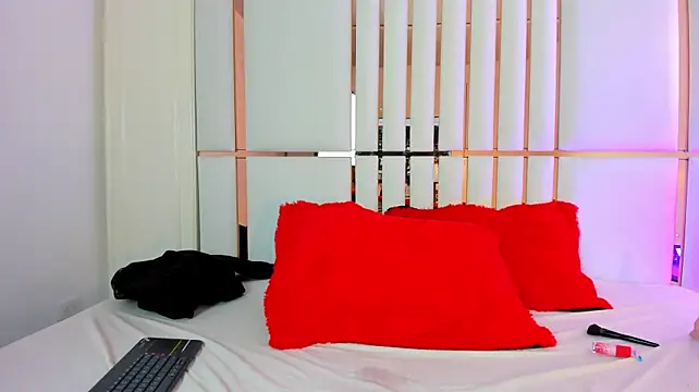 JeanneLacroix live cam on StripChat