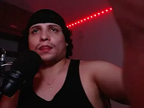 marcus_leonel live cam on StripChat