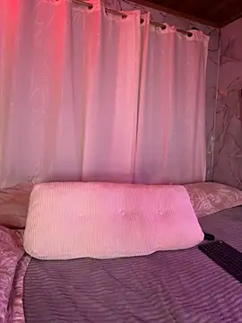 Lally_Valencia__ live cam on StripChat