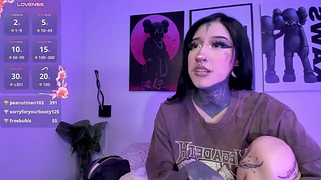 Kat_VonDe live cam on StripChat