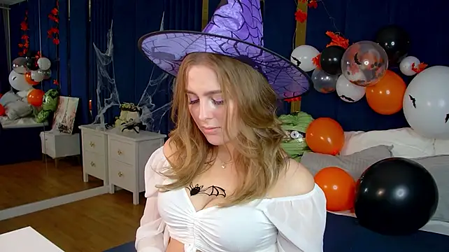 EllaBells live cam on StripChat