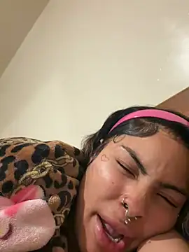 Asianpersuasionx live cam on StripChat