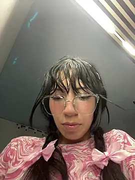 Strawberry_Honey_03 live cam on StripChat