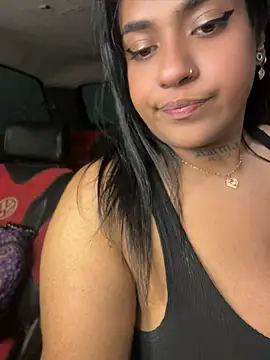 Nahomy-firee live cam on StripChat