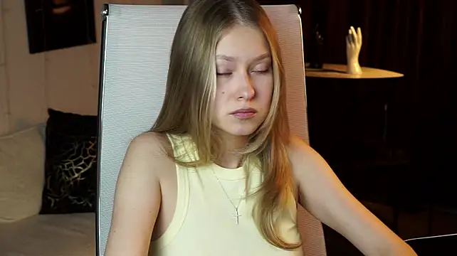 EveMundie live cam on StripChat