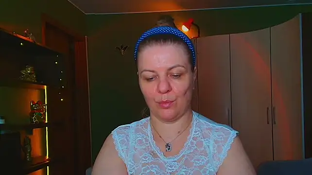 VeronikawGold live cam on StripChat