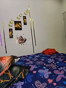 Misss-julli live cam on StripChat