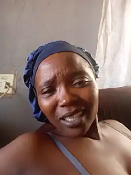 mommysmile live cam on StripChat