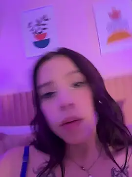 _cherryl_blosom live cam on StripChat