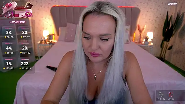 MissyMartinez live cam on StripChat
