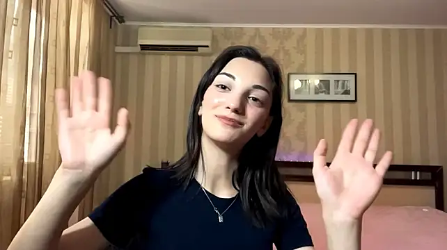 CrisHalvorsen live cam on StripChat