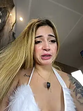 JessicaElowin live cam on StripChat