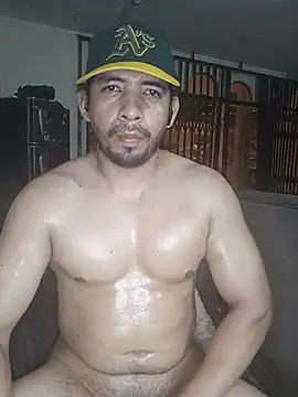 VENEZUELAN LATINO | MATURE | FRIENDLY |（paladito01）