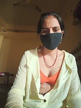 Cuty_ruhani live cam on StripChat