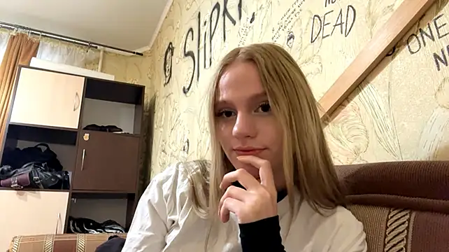 DollieMuhn live sex cam