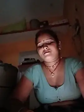 Kajal4050 live cam on StripChat