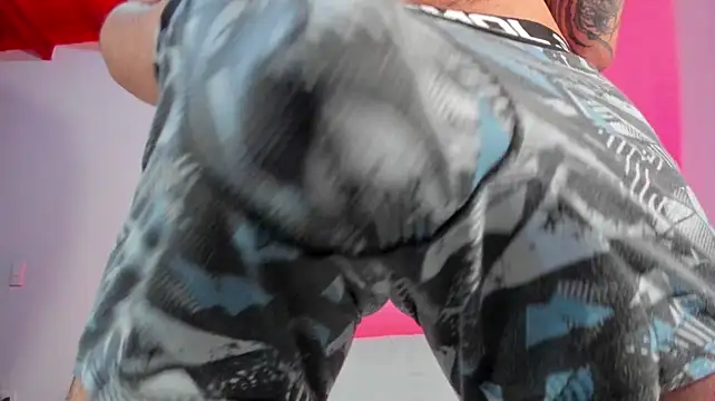 Vlad__night live cam on StripChat