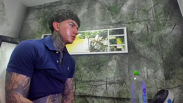Gury_tattoo live cam on StripChat