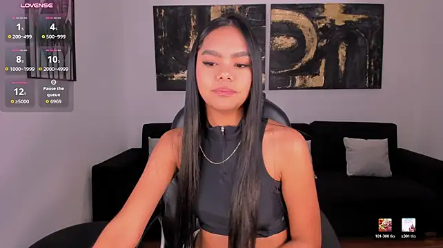 SaphiraJames live cam on StripChat