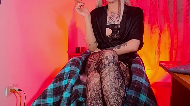 Dark_cosmos live cam on StripChat