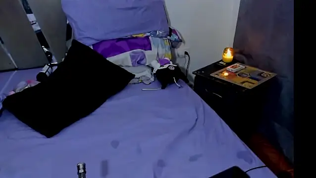 SoyRavenyxX live cam on StripChat