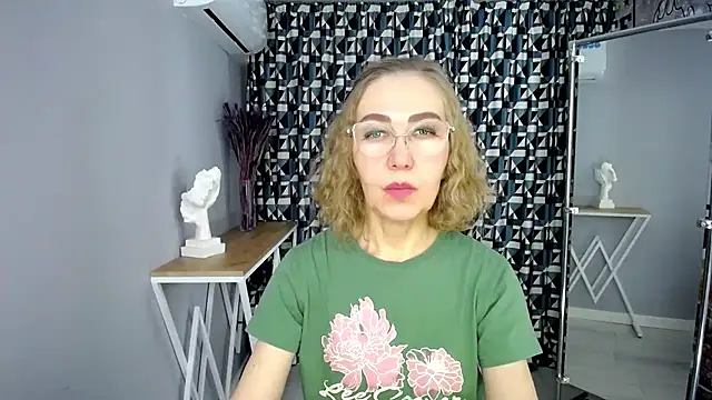 queen_a_n_i live cam on StripChat