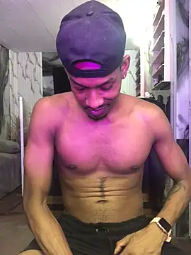 Kiing_afroditho on Stripchat