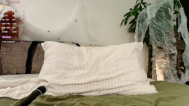 Land_Of_Ozz live sex cam