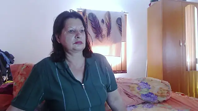 ExtasyMature live cam on StripChat