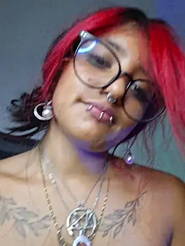 carolinerue solo twerk cam room