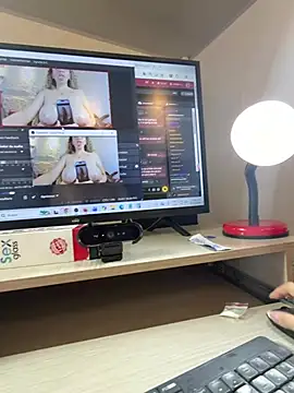 carolinecastle (F young) - Show cum