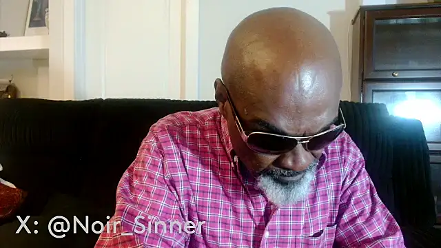 sinnernoir live cam on StripChat