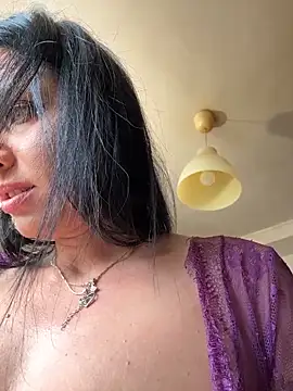 Hotmomcheckk_