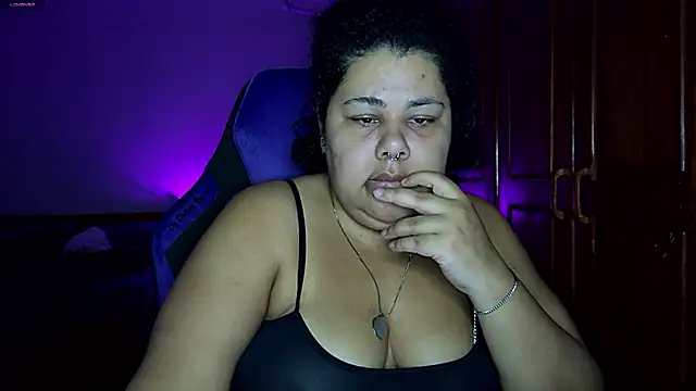 xlatinastar live cam on StripChat