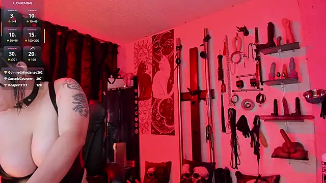 lucyheartfillia11 captura de la sala en vivo en Stripchat
